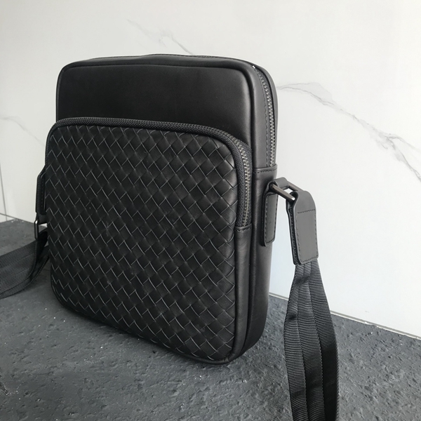 ボッテガヴェネタバッグ側面デザイン